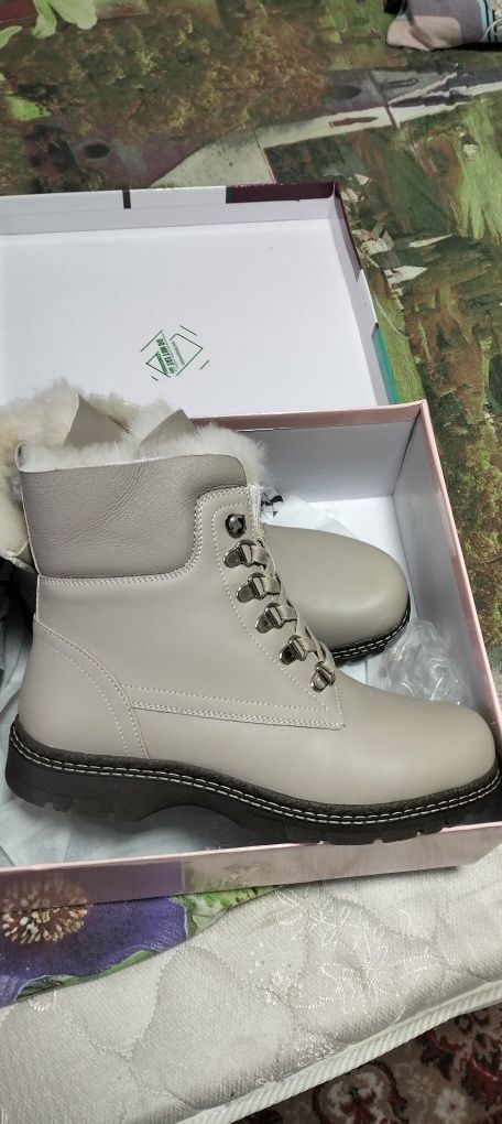 Продам обувь женскую