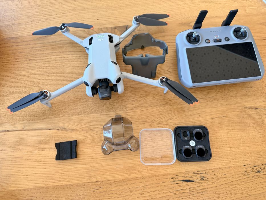 Dji mini 4 pro fly more combo