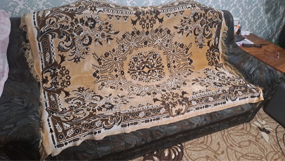 Продам диван и 2 кресла