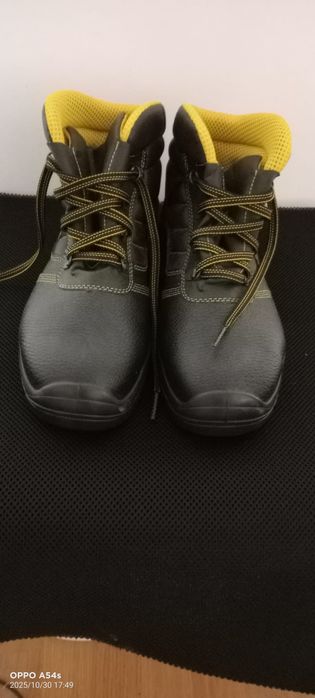 Bocanci noi, marimea 41