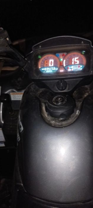 Vîd,ateveu cf moto 500aproape  nou de preferat schimb cu suzuchi vitar