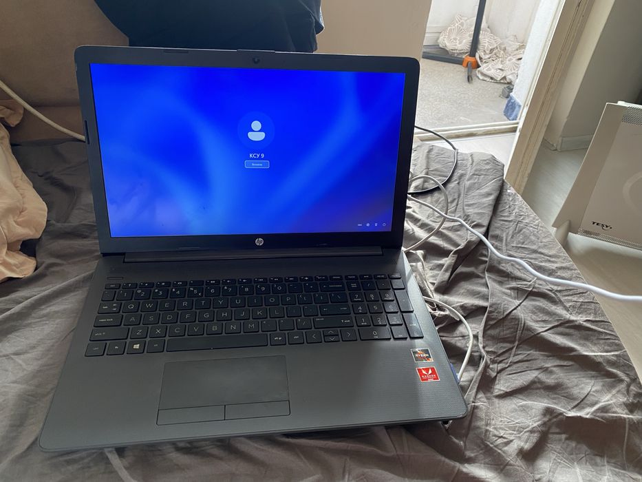 Продавам лаптоп hp