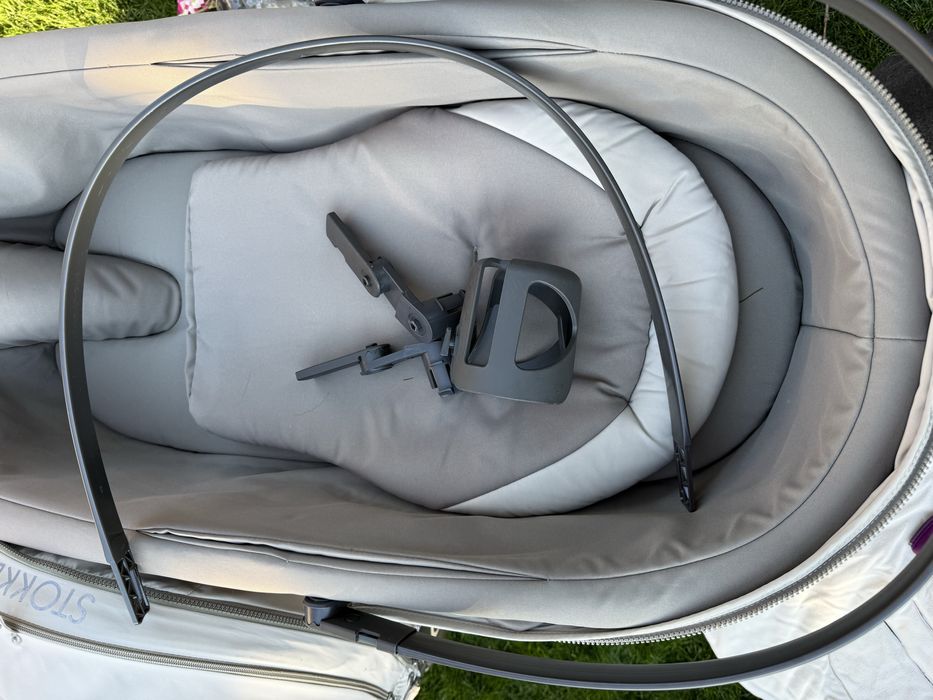 Carucior Stokke (kit vara ,iarna,umbrela,plasa tantari, pelerina etc