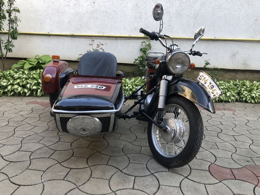 MZ es 250 cu ataș