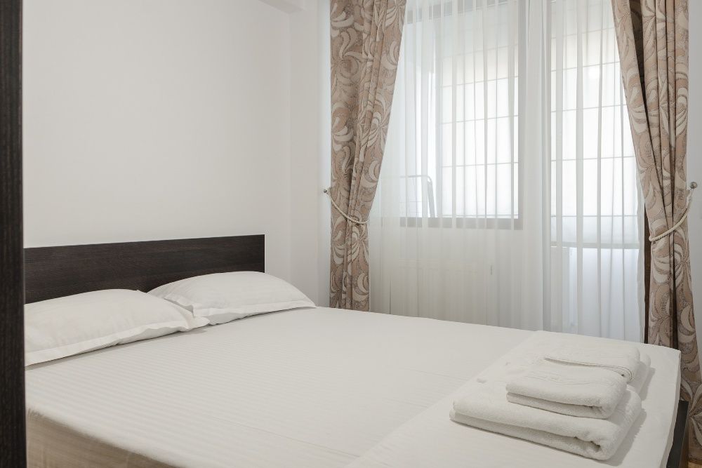 IS ACCEPTAM VOUCHERE ! GLAM Apartments - Apartamente Regim Hotelier