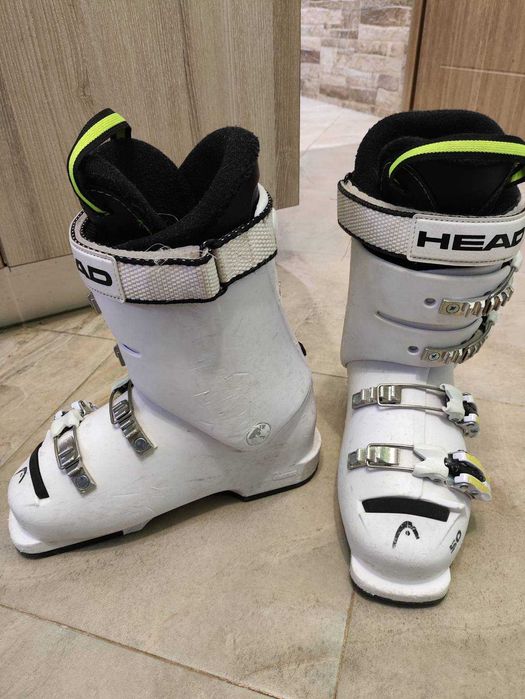 Продавам ски обувки Head