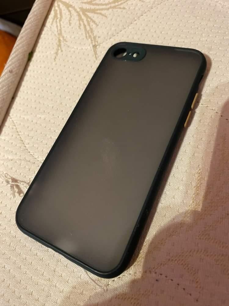 Продават се case за Iphone