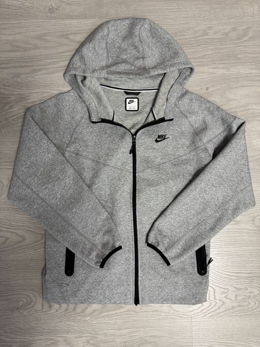Nike tech fleece gray