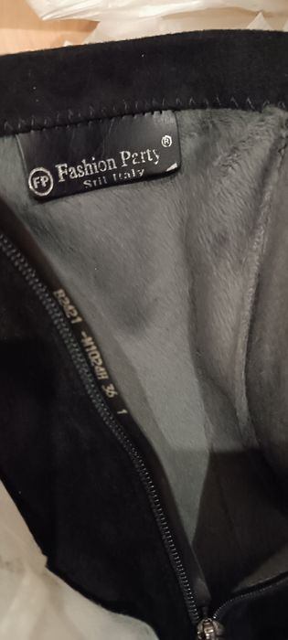 Продаются женские замшевые сапоги 36 размер