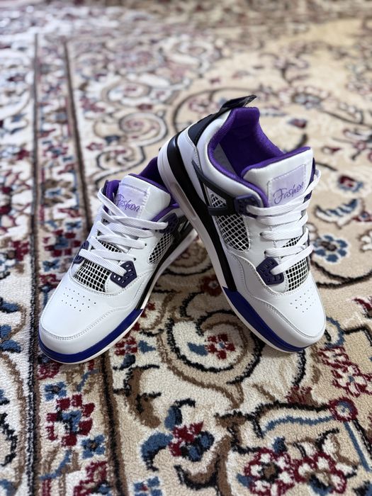 Продам кроссовки  и  ражгард для ММА