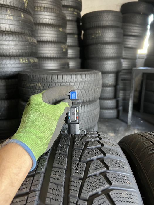 2 anvelope de iarna 235/65/17 Hankook 8.5 mm!