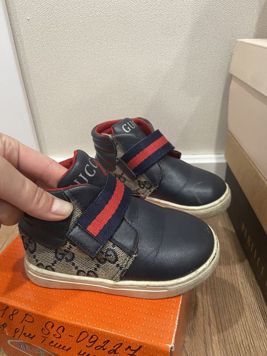 Продам гуччи кроссовки десткие