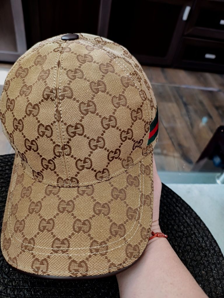Шапка с козирка Gucci
