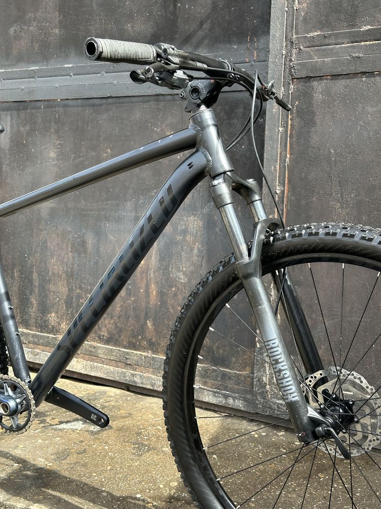 Spezialized Rockhopper 29” Rockshox Judy