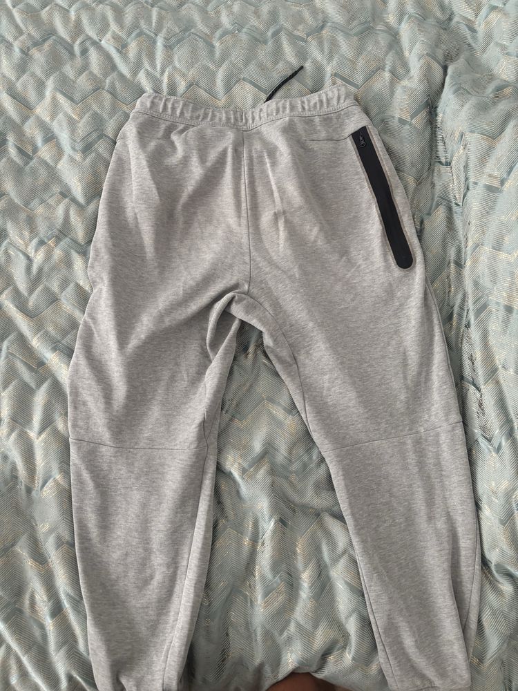 Nike tech fleece.ПРОДАВАМ И горнища