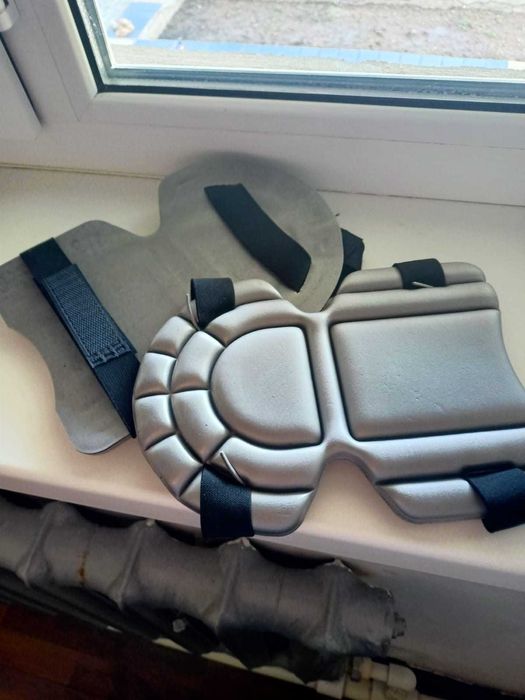 Наколенники новые