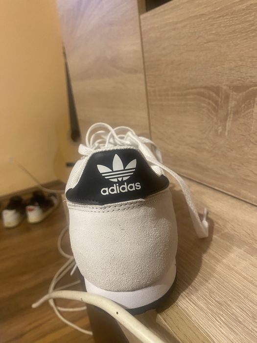 Маратонки Адидас чисто нови