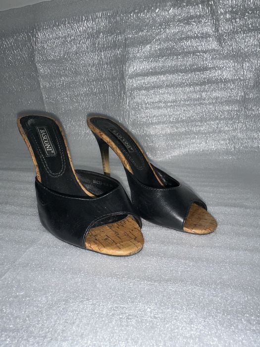 Продам босоножки