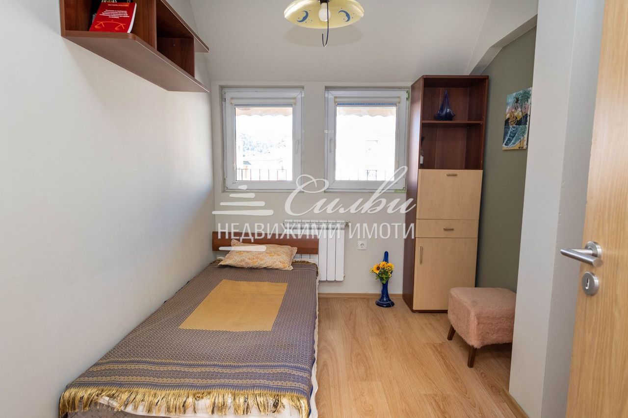 Продава се Тристаен апартамент в Шумен, Център - 112 кв.м за 1184 €/кв.м - Снимка #8