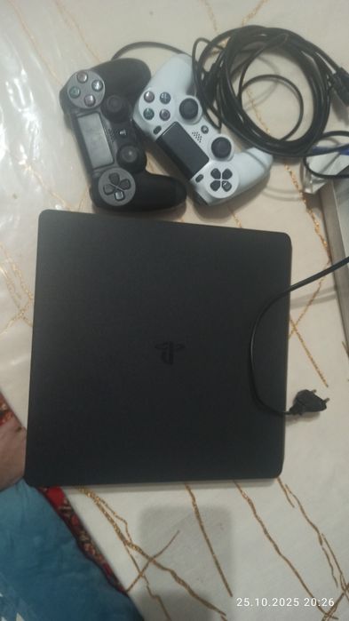 Sony playstation 4слим пс4 2 джойстик