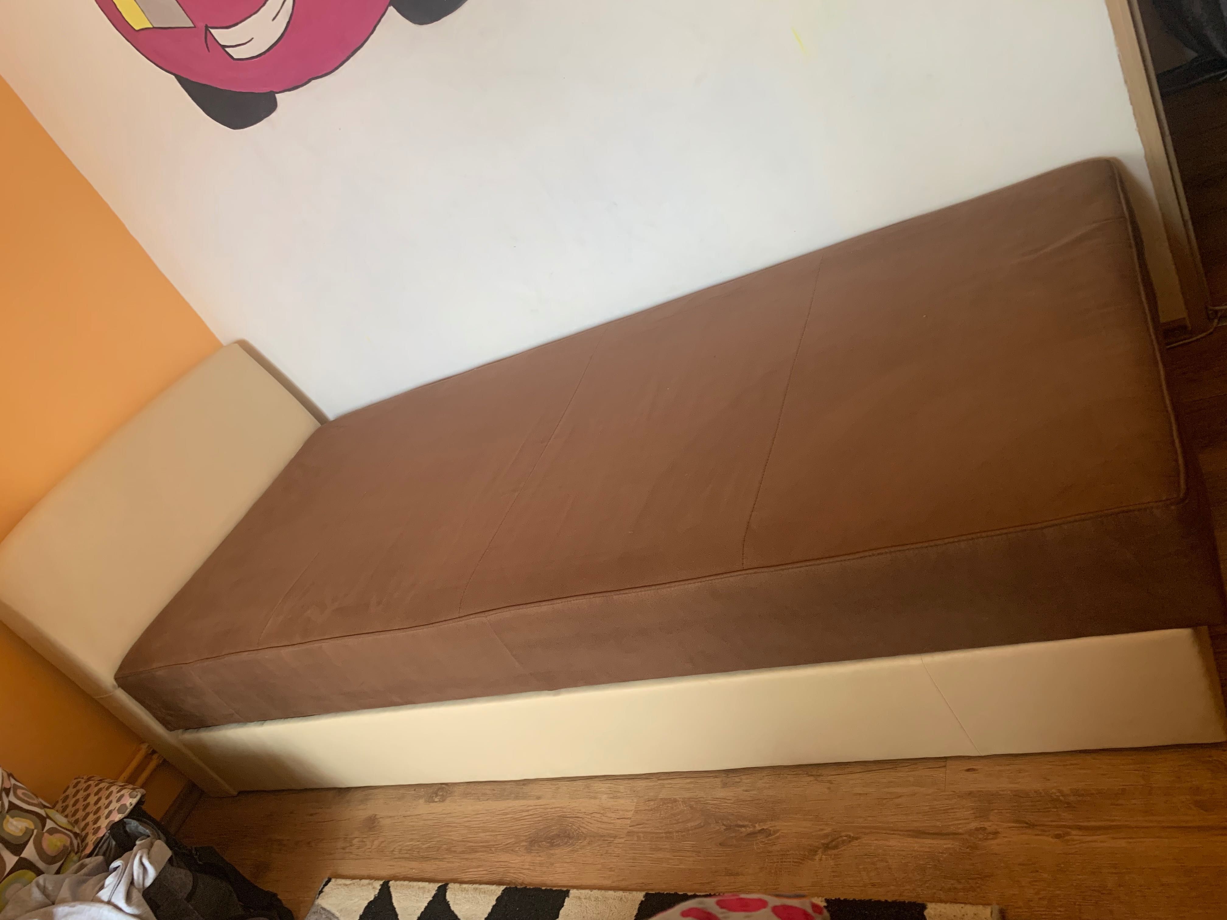 Vând pat de copii în stare foarte bună mărimea 90/200