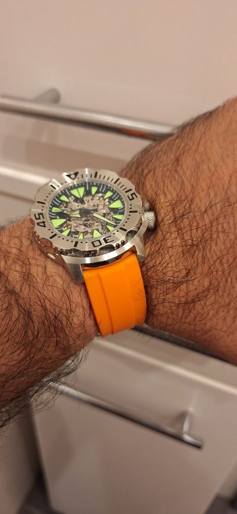 Ceas automatic. Nou.