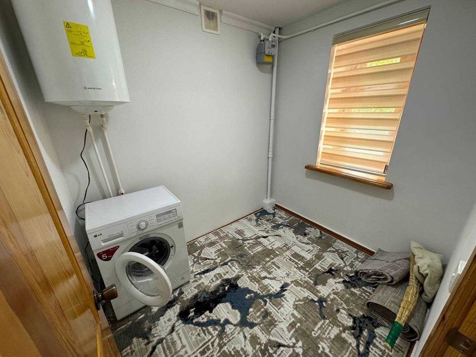 Срочно Самарканд марказида 2  этажда 3 хонали квартира сотилади