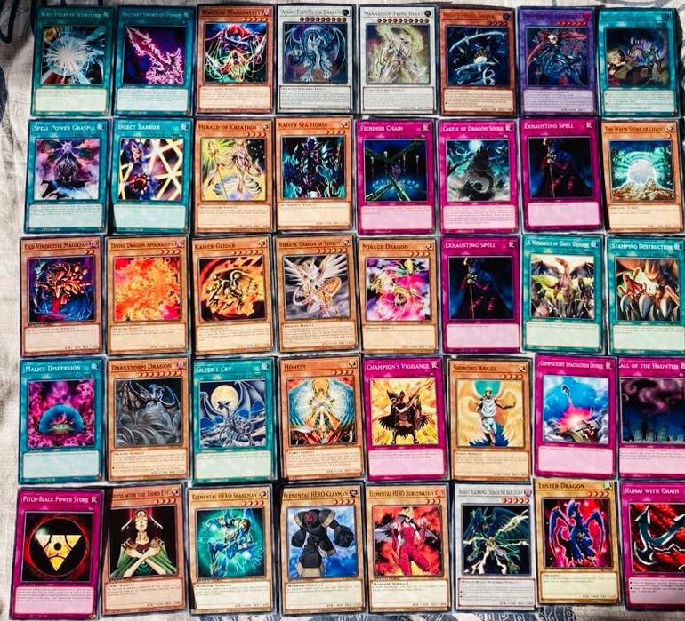 Предлагам Yu-Gi-Oh карти