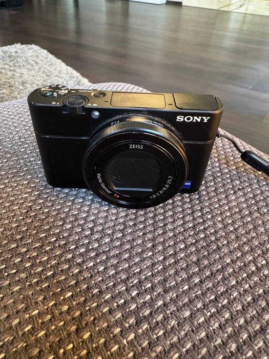 Продавам Sony RX100 III - компактна камера с професионални възможности