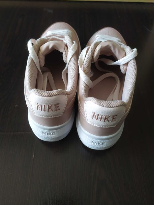 Дамски маратонки Nike Court Vision Alta , номер 38 -Розов