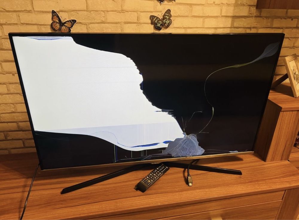 Televizor Samsung 102 spart ecranul