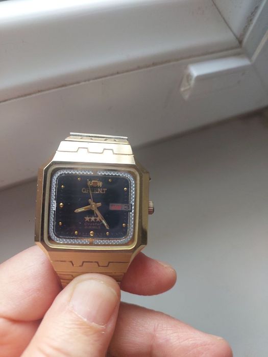 Продается наручные часы Orient дипломат механизм производство Япония