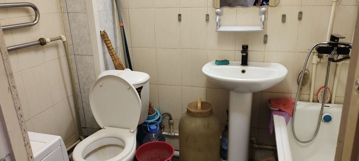 Продам 3-ную квартиру переделанную в 2-ку