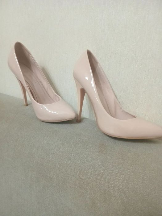 Туфлы 38 размер почти новые