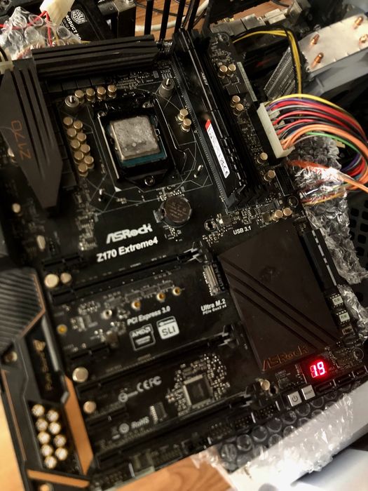 Vand Placă de bază ASRock Z170 Extreme4 + Intel i5-6600K