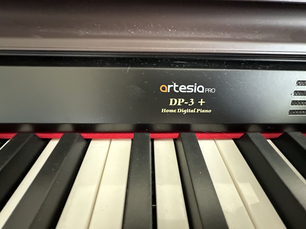 Дигитално пиано Artesia Pro DP-3+ със слушалки и столче