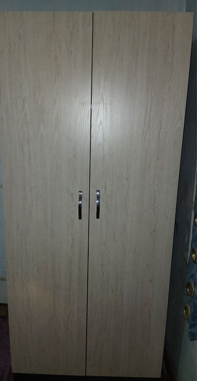 Продаётся шкаф новый ламинат