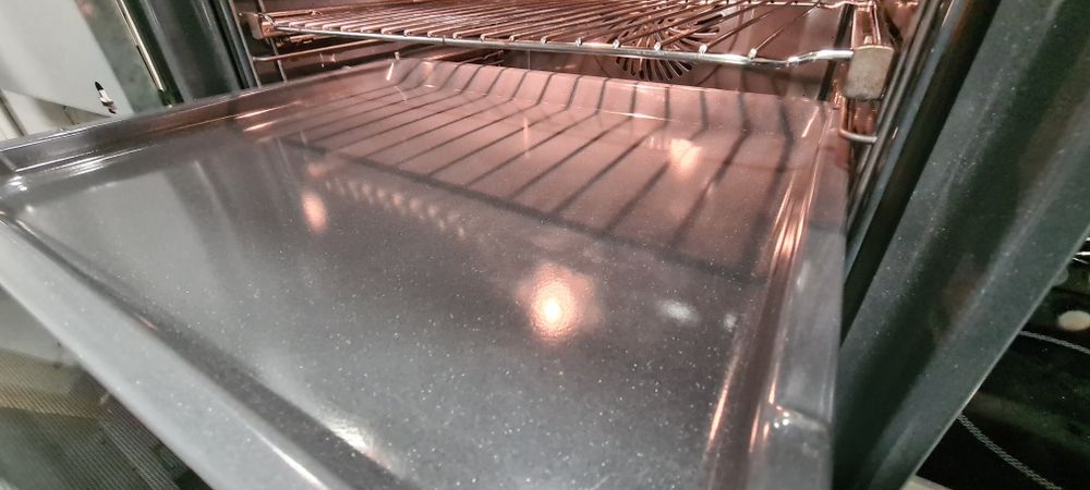 Мултифункционална фурна за вграждане 74л - AEG EE3013021M