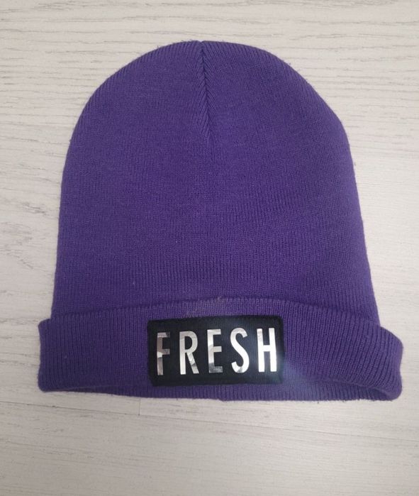 Caciula mov de iarna