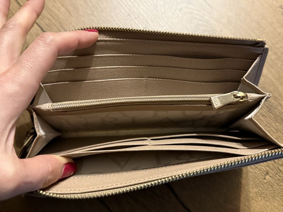 Портмоне Furla естествена кожа