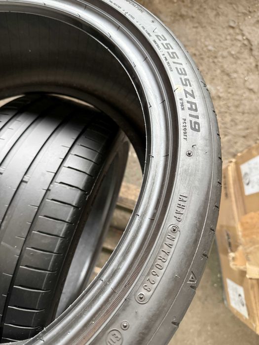2x Anvelope Vara 255/35 R19 - Falken Azenis FK520