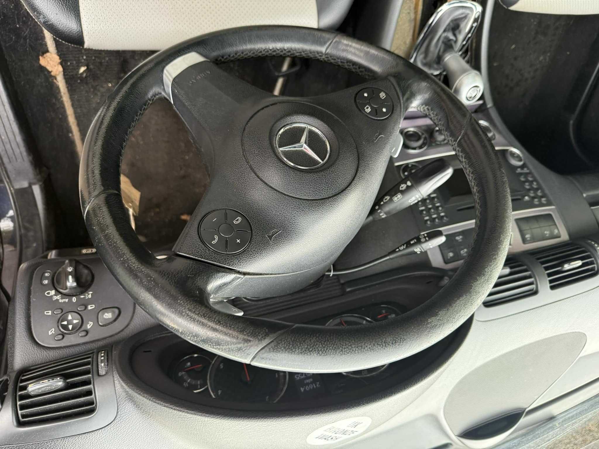 На Мерцедес Части ЦЛЦ 220цди Mercedes clc w203