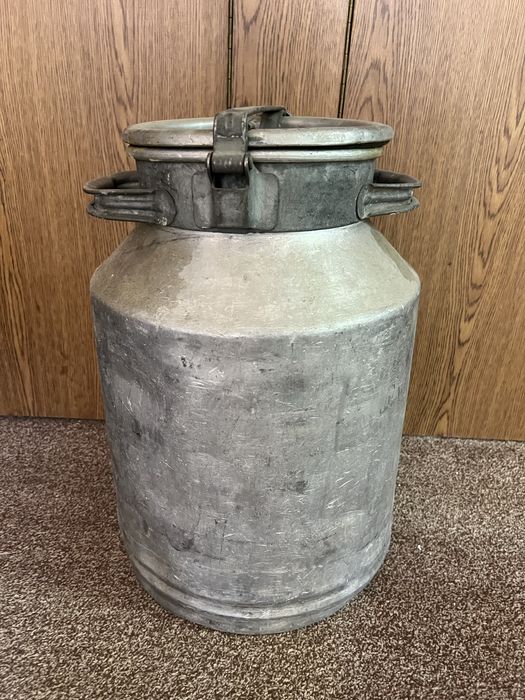 Продам хрусталь, посуду и сервизы и есть фляга алюм