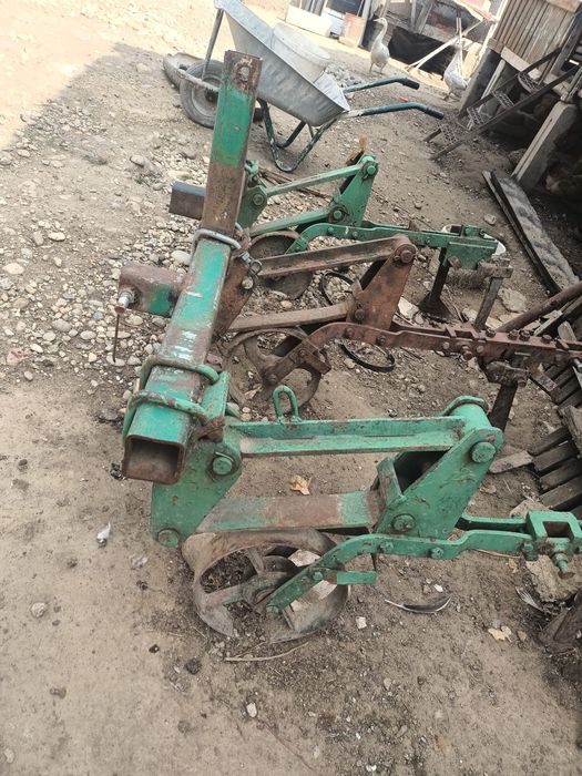 Vând cultivator.
