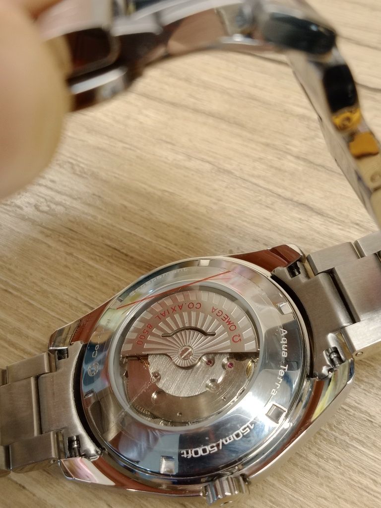 Omega механични часовници