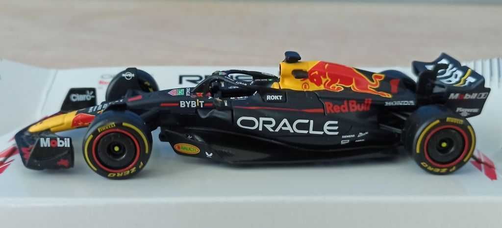 Macheta Red Bull RB19 Max Verstappen Formula 1 2023 - Bburago 1/43 F1