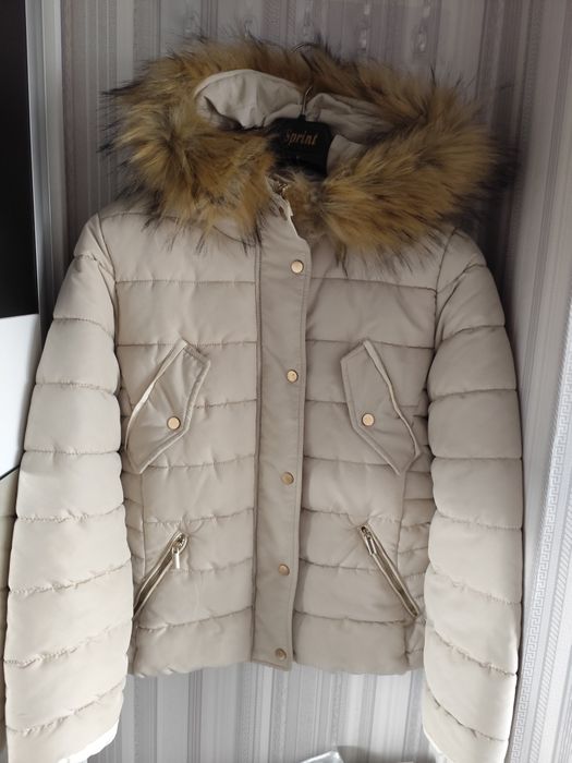 H&M дамско вталено яке в бежово