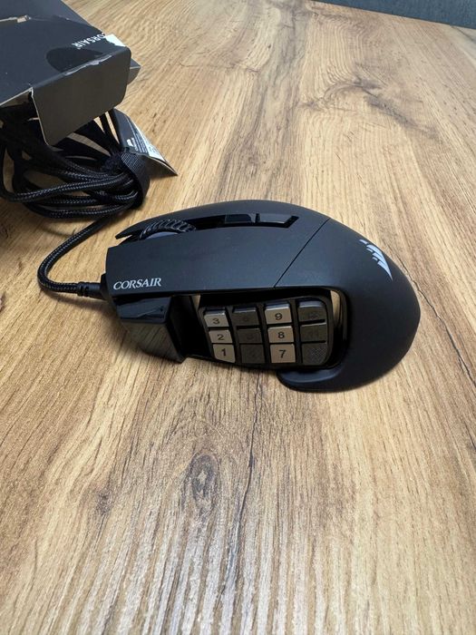 Vand mouse gaming corsair cu 12 butoane pe lateral- reglabile