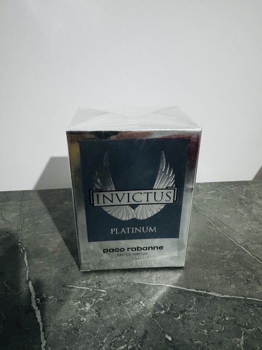 Apa de parfum Invictus