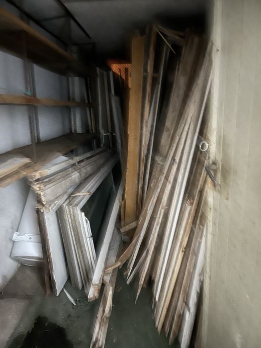 Дървен материал за подаряване (дограми, врати, ламинат)